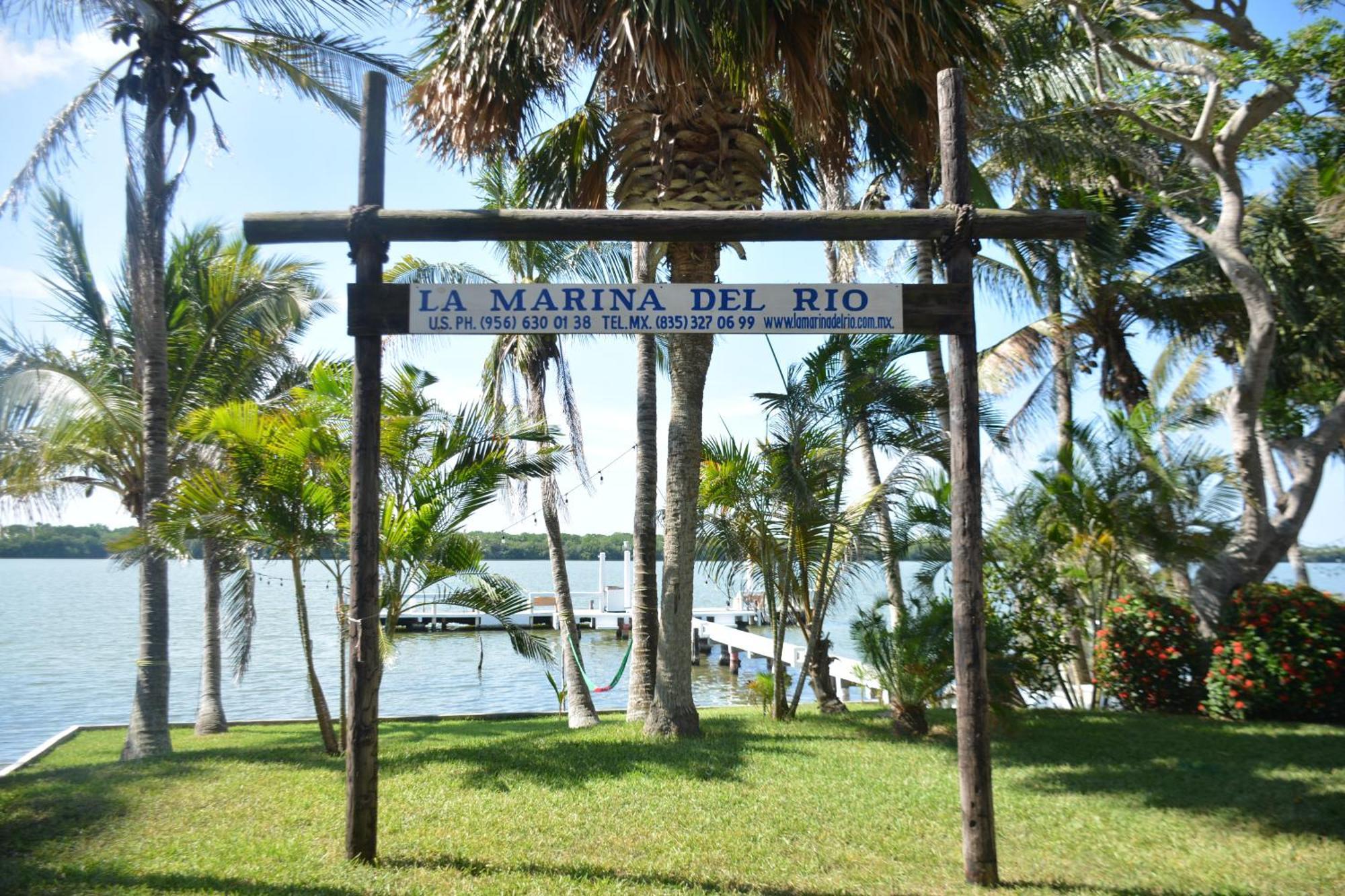 Hotel La Marina Del Rio La Pesca Exteriér fotografie